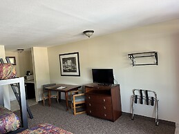 All Star Inn & Suites