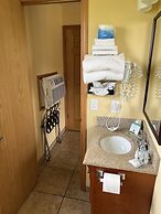 All Star Inn & Suites