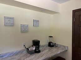 All Star Inn & Suites