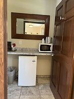 All Star Inn & Suites