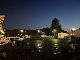 All Star Inn & Suites