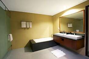 Hotel Neo+ Green Savana Sentul City by ASTON