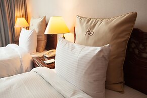 Rich Garden Hotel