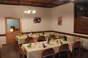 Eduard-Heinrich-Haus - Hostel