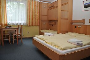 Eduard-Heinrich-Haus - Hostel