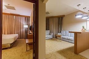 Dedeman Oskemen Tavros