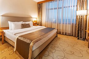 Dedeman Oskemen Tavros