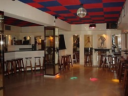 Harmony E Rock Hotel