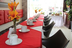 Hotel Marina Suites By Geh Suites