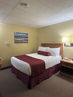 Shallow Bay Motel & Cabins