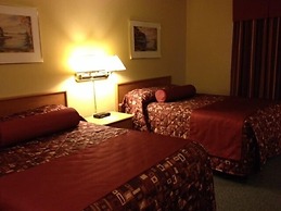 Shallow Bay Motel & Cabins