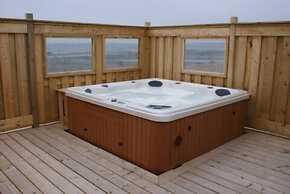 Shallow Bay Motel & Cabins