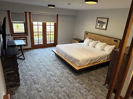 Painter's Lodge