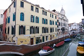 Charming Venice Apartments