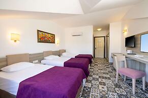 Crystal Aura Beach Resort & Spa – All Inclusive