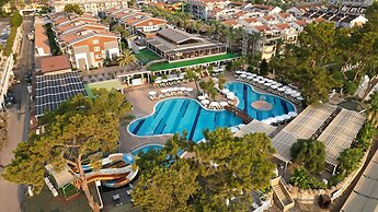 Crystal Aura Beach Resort & Spa – All Inclusive