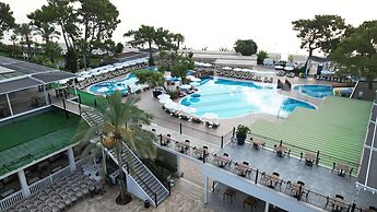 Crystal Aura Beach Resort & Spa – All Inclusive