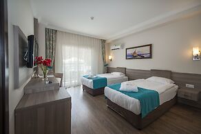 Crystal Aura Beach Resort & Spa – All Inclusive