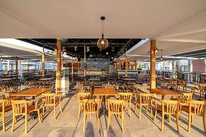 Crystal Aura Beach Resort & Spa – All Inclusive