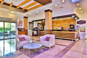 Crystal Aura Beach Resort & Spa – All Inclusive