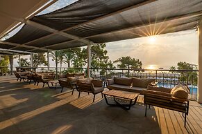 Crystal Aura Beach Resort & Spa – All Inclusive