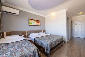 Crystal Aura Beach Resort & Spa – All Inclusive