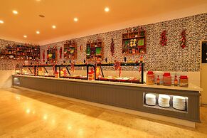 Crystal Aura Beach Resort & Spa – All Inclusive