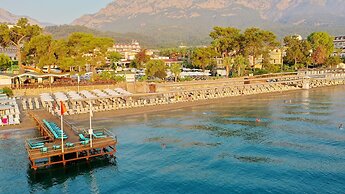 Crystal Aura Beach Resort & Spa – All Inclusive