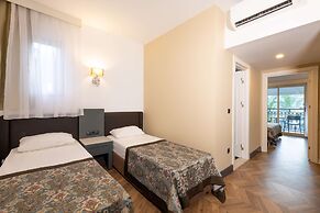 Crystal Aura Beach Resort & Spa – All Inclusive