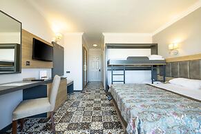 Crystal Aura Beach Resort & Spa – All Inclusive