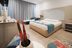 Nicholas Color Hotel