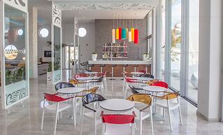 Nicholas Color Hotel