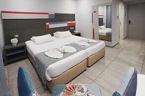 Nicholas Color Hotel