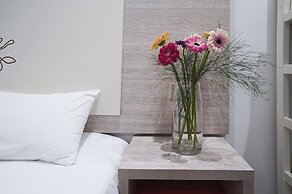 Nicholas Color Hotel