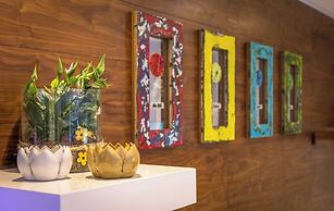 Nicholas Color Hotel