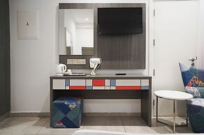 Nicholas Color Hotel