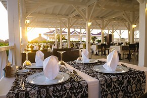 Crystal Flora Beach Resort – All Inclusive