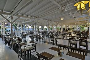 Crystal Flora Beach Resort – All Inclusive