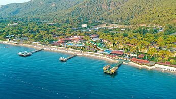 Crystal Flora Beach Resort – All Inclusive