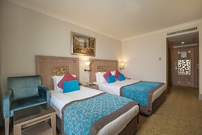 Crystal De Luxe Resort & Spa – All Inclusive