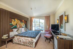 Crystal De Luxe Resort & Spa – All Inclusive