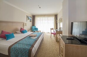 Crystal De Luxe Resort & Spa – All Inclusive