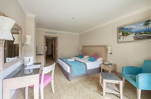 Crystal De Luxe Resort & Spa – All Inclusive