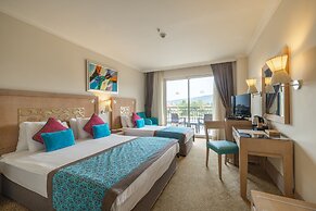 Crystal De Luxe Resort & Spa – All Inclusive