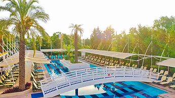 Crystal De Luxe Resort & Spa – All Inclusive