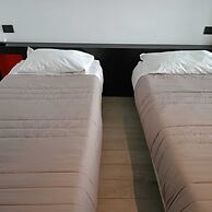 Blue Shades Aparthotel