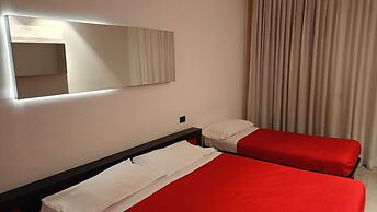 Blue Shades Aparthotel