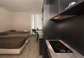 Blue Shades Aparthotel