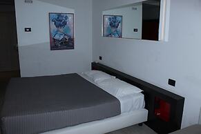 Blue Shades Aparthotel