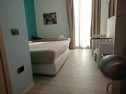 Blue Shades Aparthotel